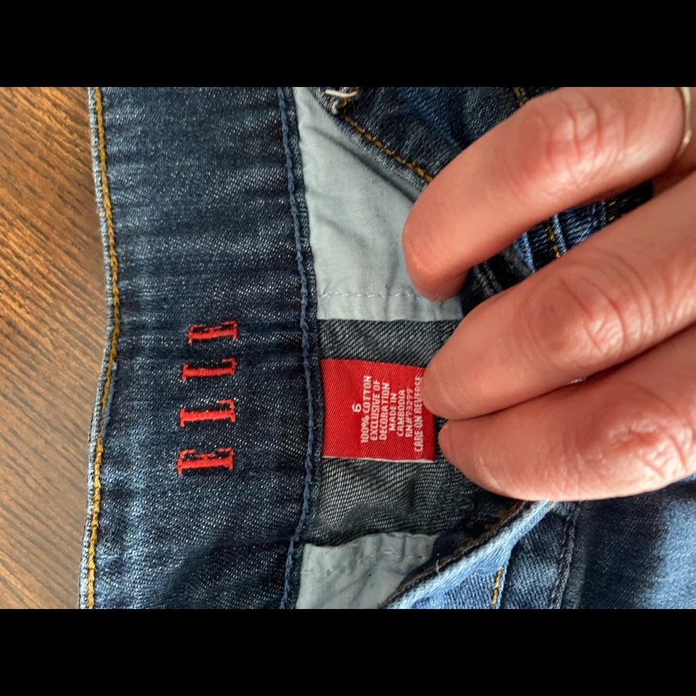 Size 6 Elle wide leg low rise jeans